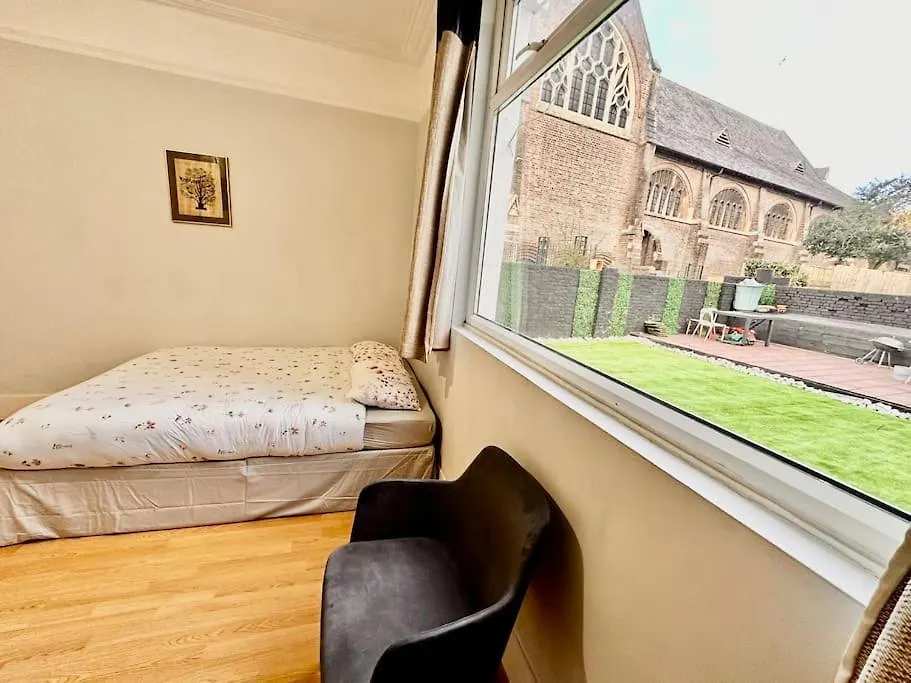 4 Bedroom House In Se4 London United Kingdom