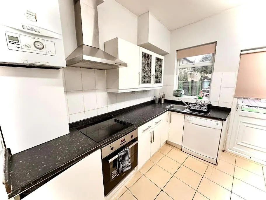 4 Bedroom House In Se4 London United Kingdom